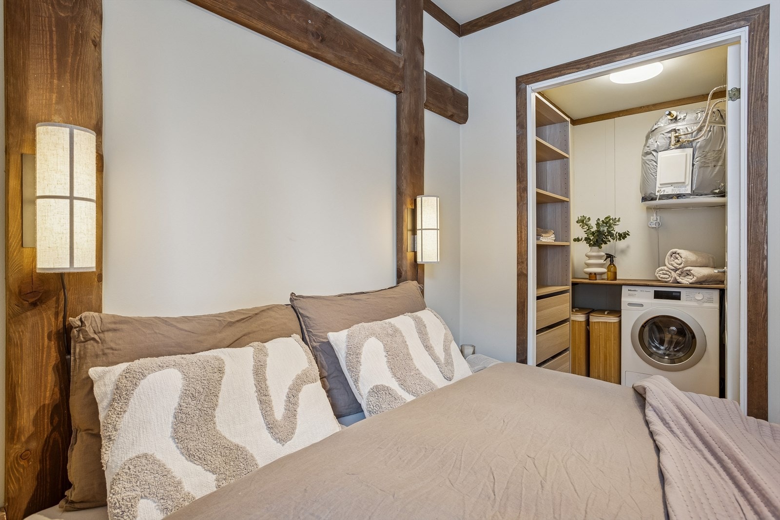 Fra soverommet er det direkte tilgang til et praktisk, separat bod. Galleribilde