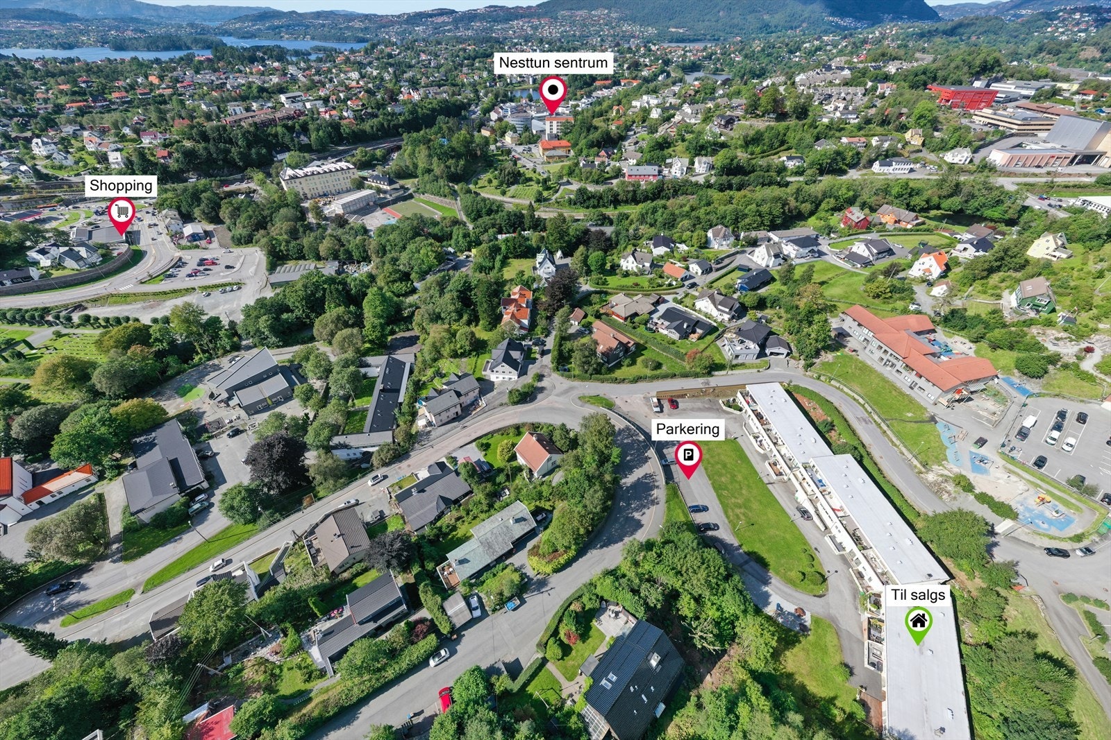 Hverdagslogistikken er enkel med gangavstand til både dagligvarebutikker og andre servicetilbud. Galleribilde