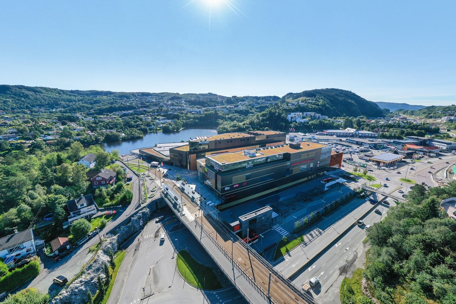 Kort vei også til Lagunen storsenter. Bybanen rett utenfor. Galleribilde