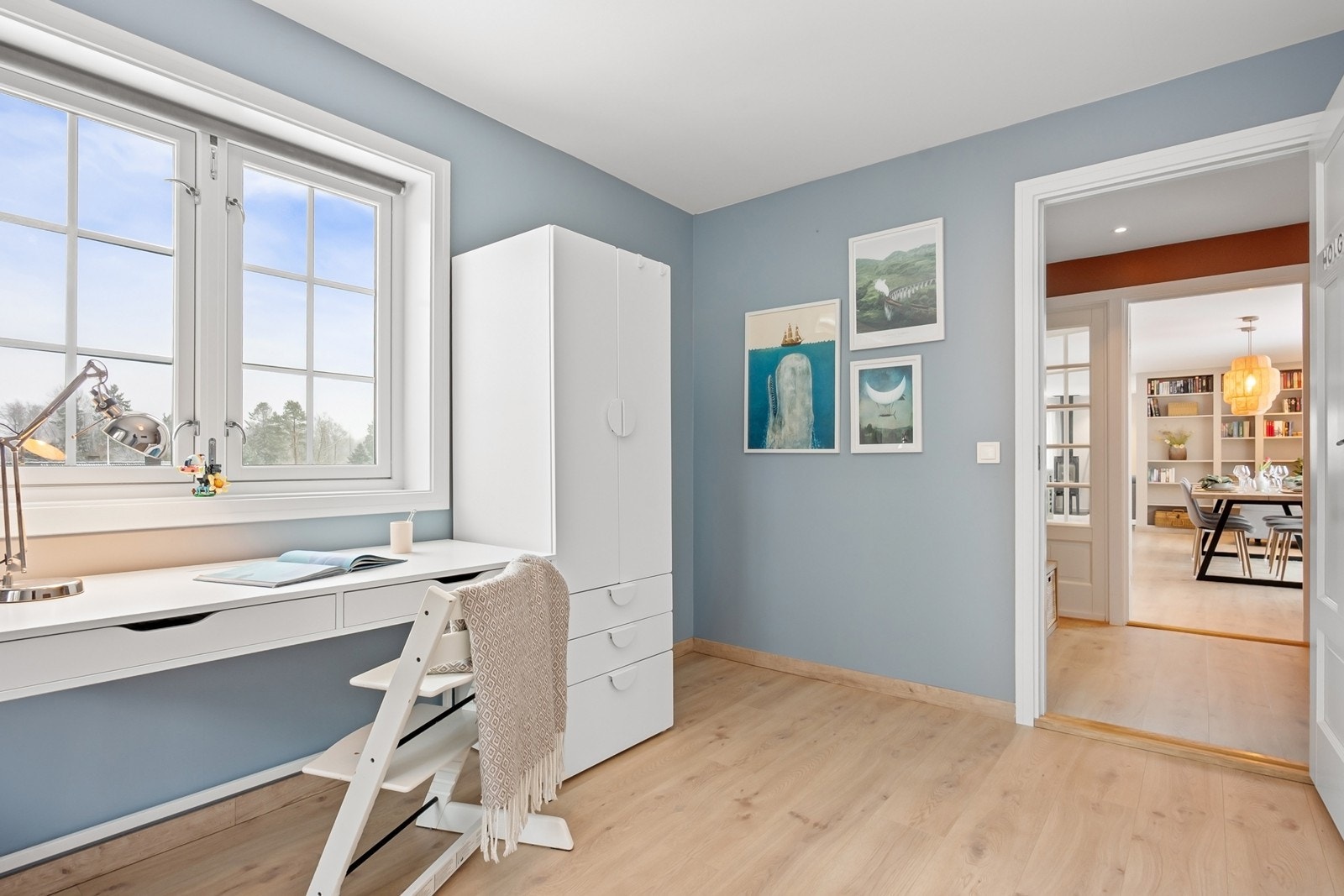 De 3 barnerommene er omtrent like store og ligger praktisk plassert vegg i vegg, som gir en familievennlig løsning Galleribilde