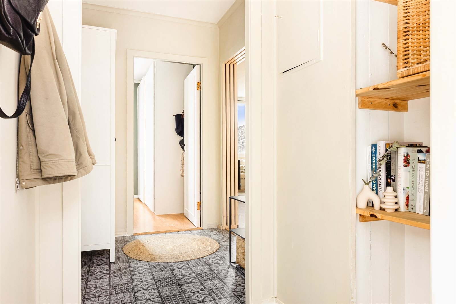 Herfra har du direkte adkomst til samtlige rom i boligen. Galleribilde