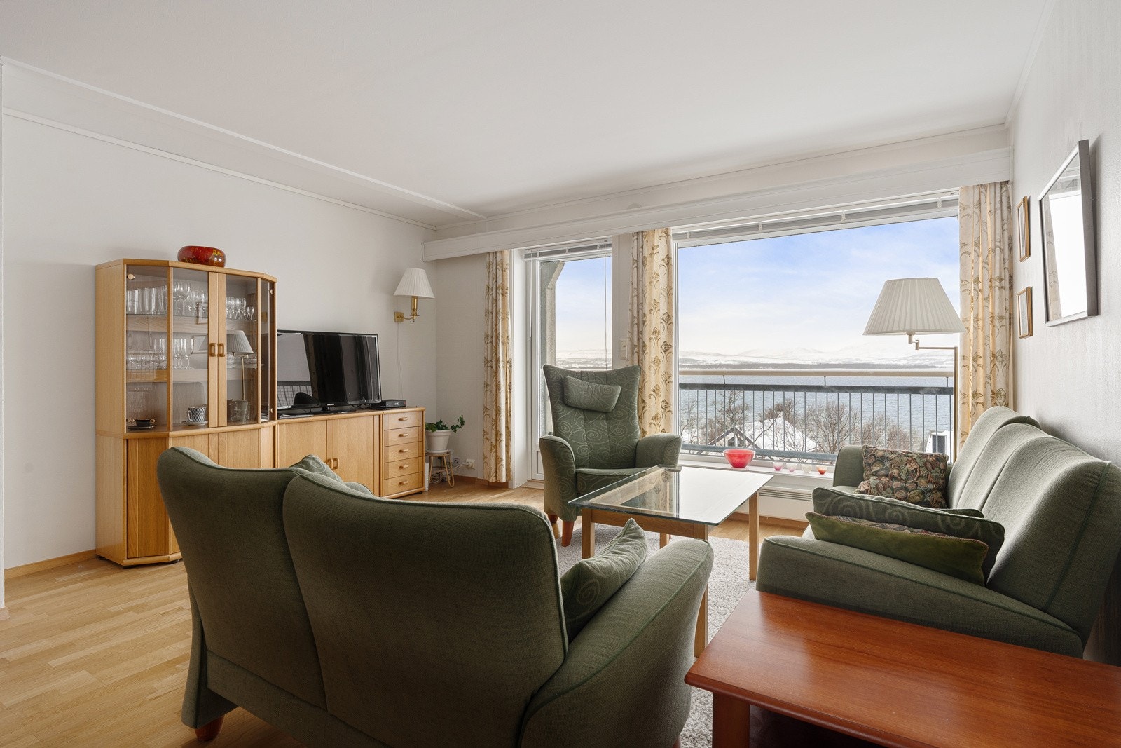 Her bor du i attraktivt og etterspurt område med nærhet til
alt
du trenger i det daglige. Galleribilde