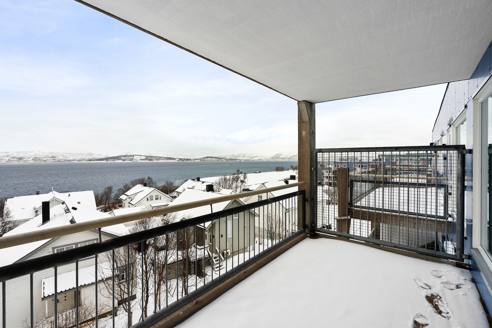 Her har du svært gode solforhold - Et perfekt sted å nyte finværsdagene i Tromsø! Galleribilde