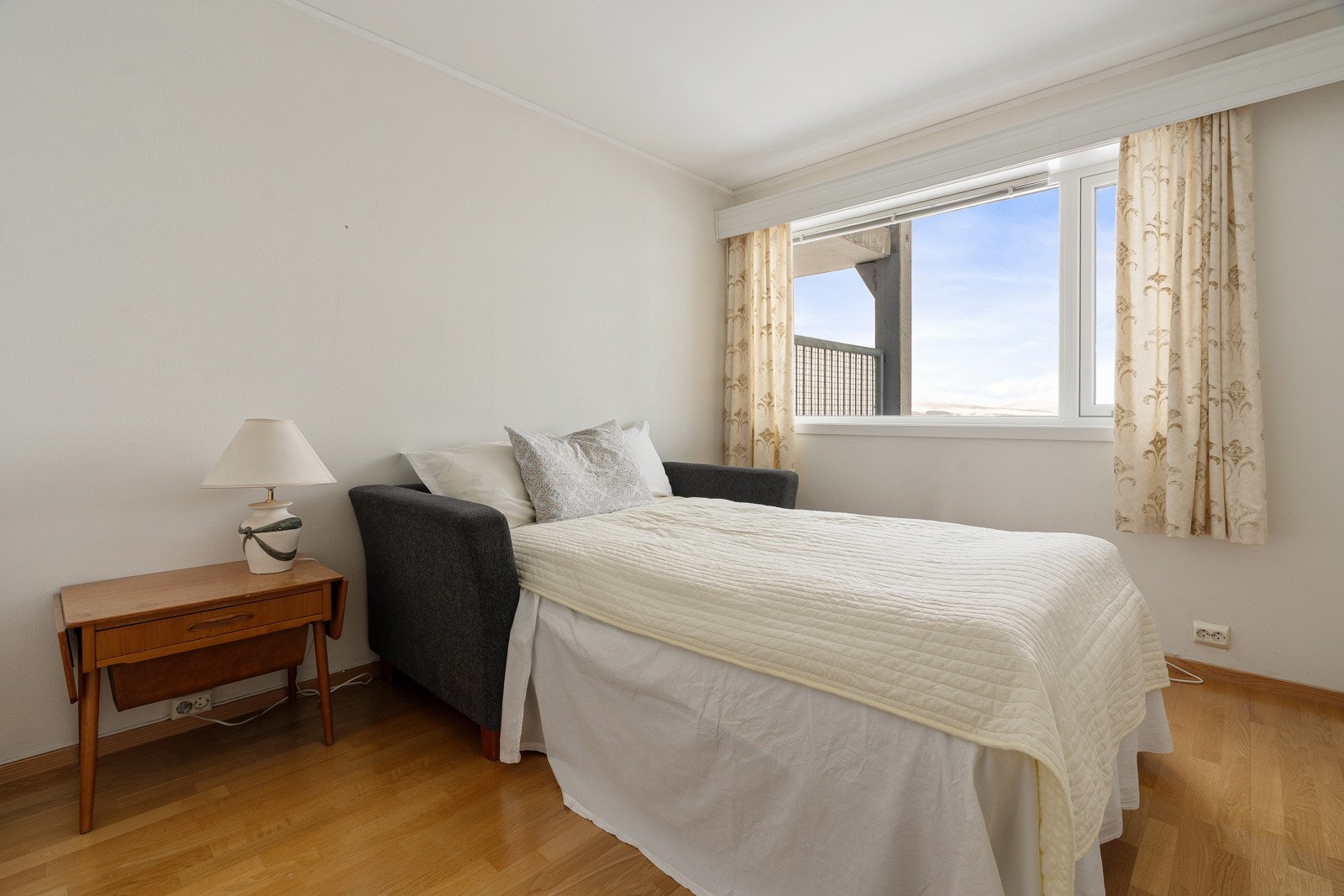 Soverom nr. 2 passer utmerket som barnerom, gjesterom eller kontor - Alt etter behov. Galleribilde