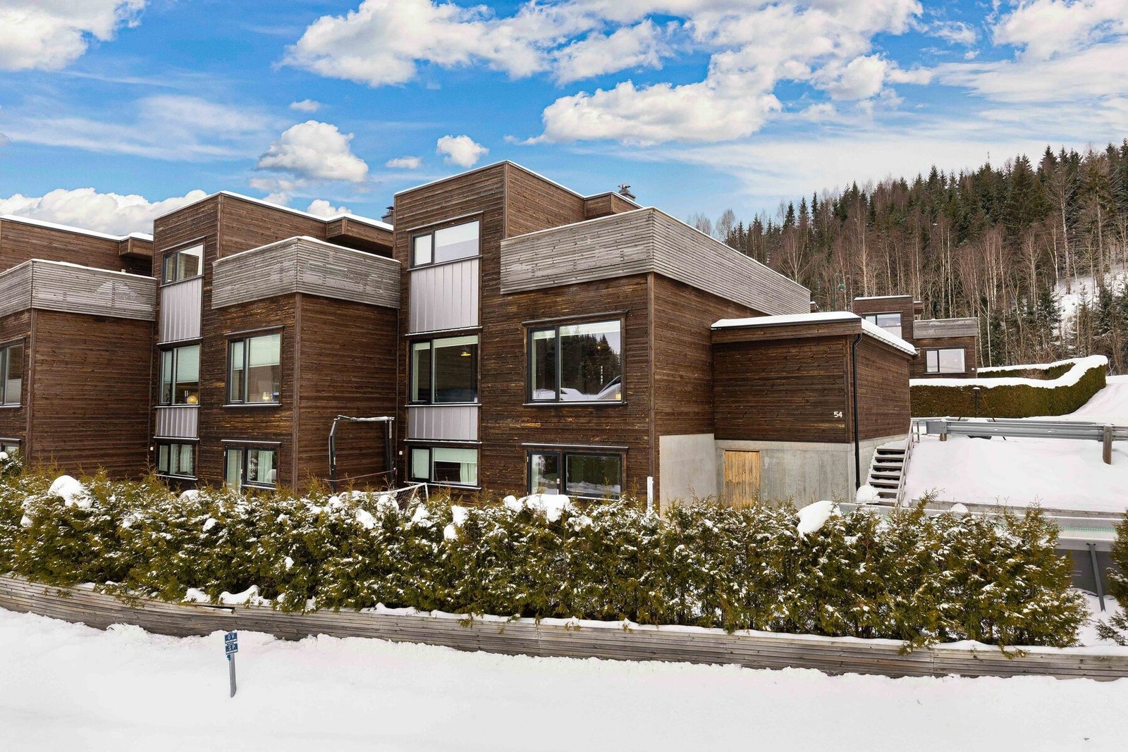 Privatmegleren ved Svein Liavaag har gleden av å presentere Gravdalberget 54! Galleribilde