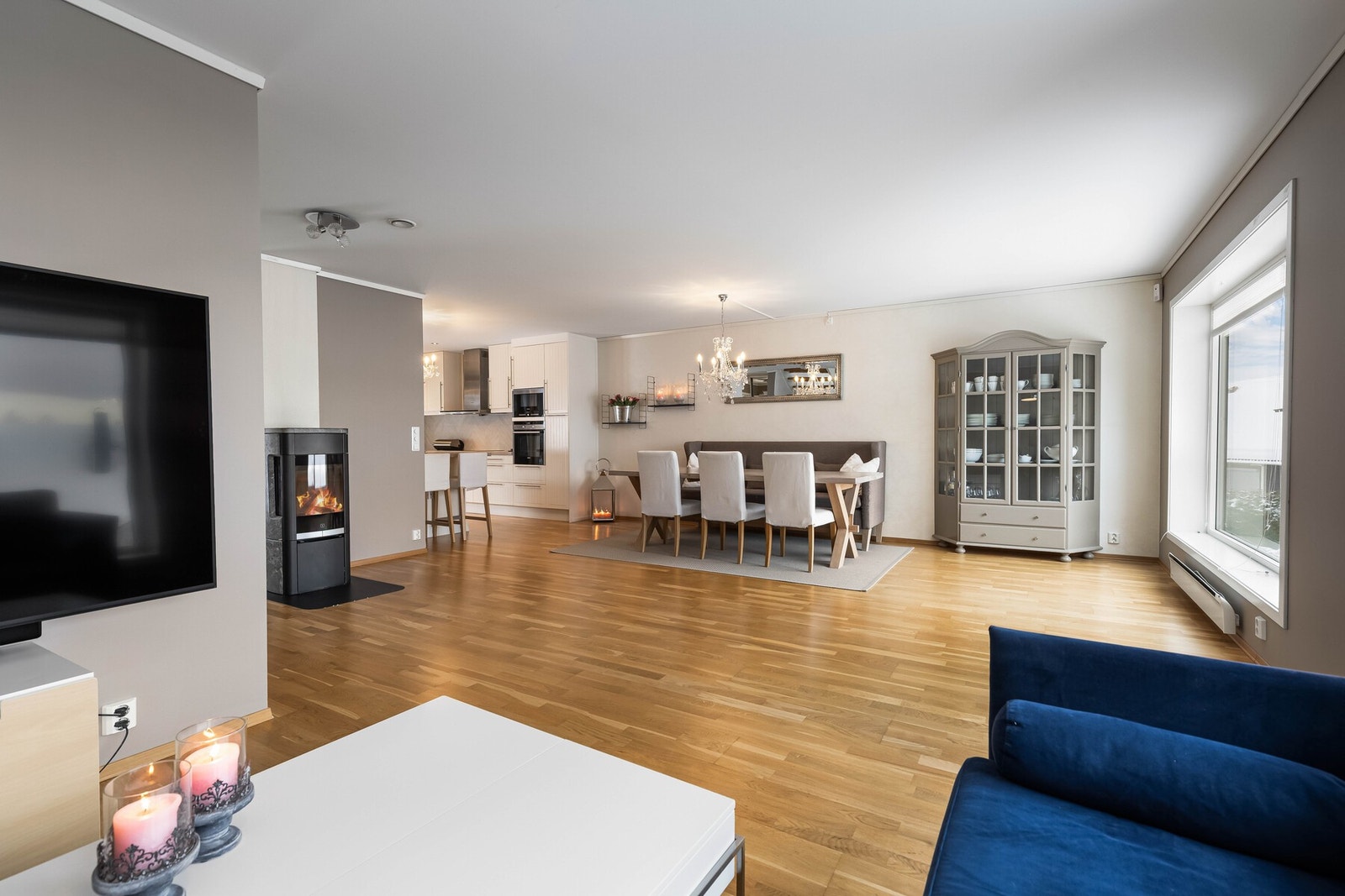 God takhøyde som gir en luftig og følelse av åpenhet Galleribilde