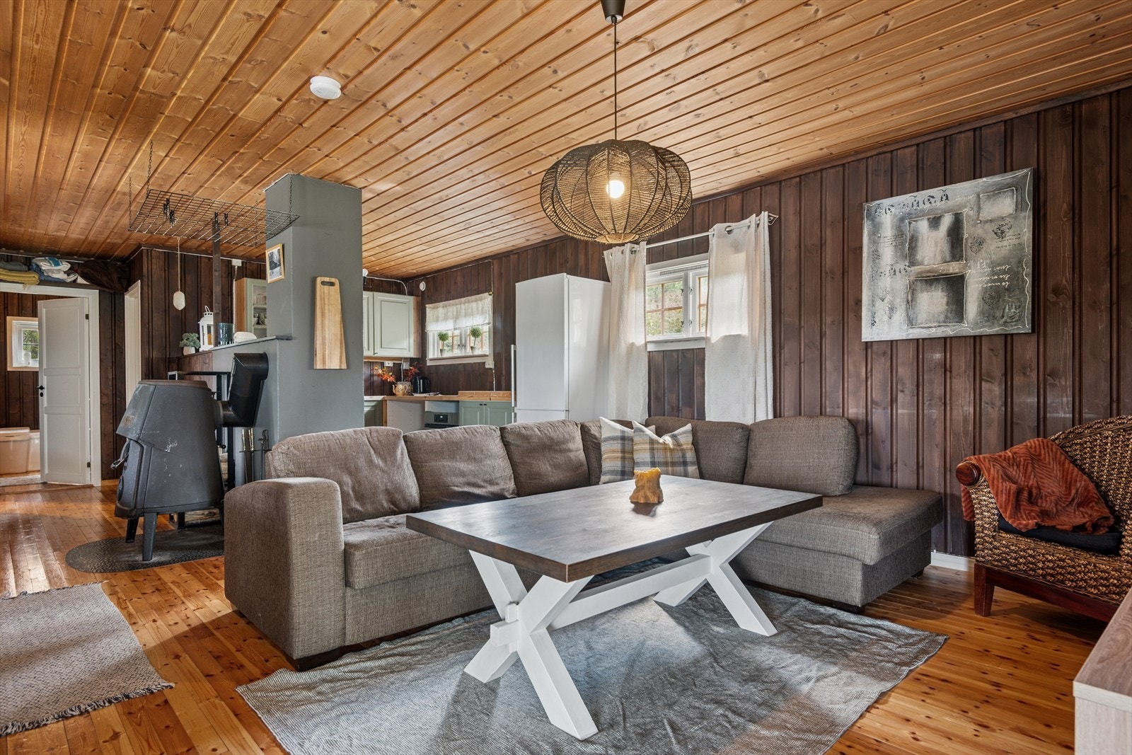 Romfordelingen er praktisk og åpner for sosialisering mens man lager mat. Galleribilde