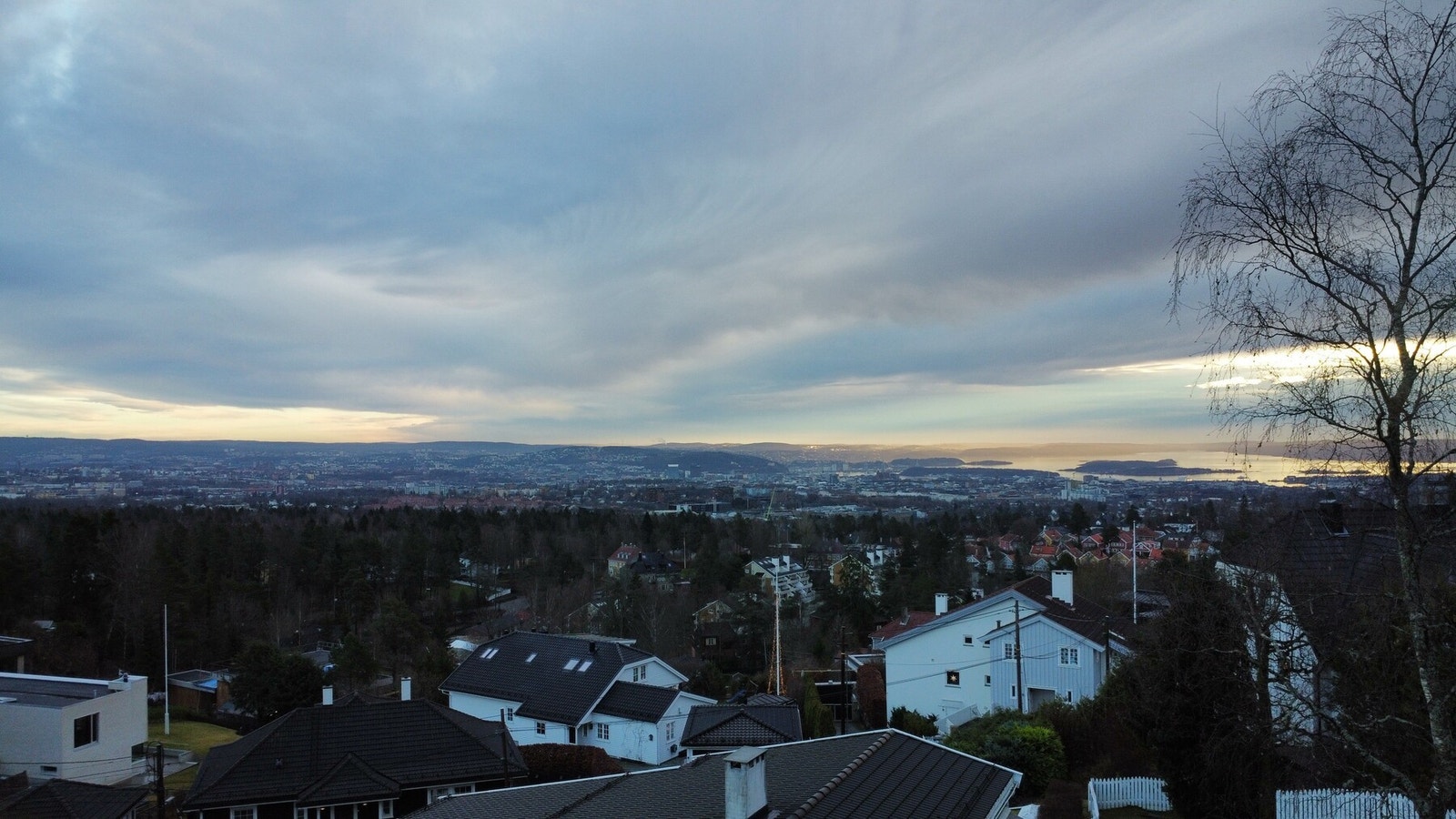 Utsikt fra tomten Galleribilde