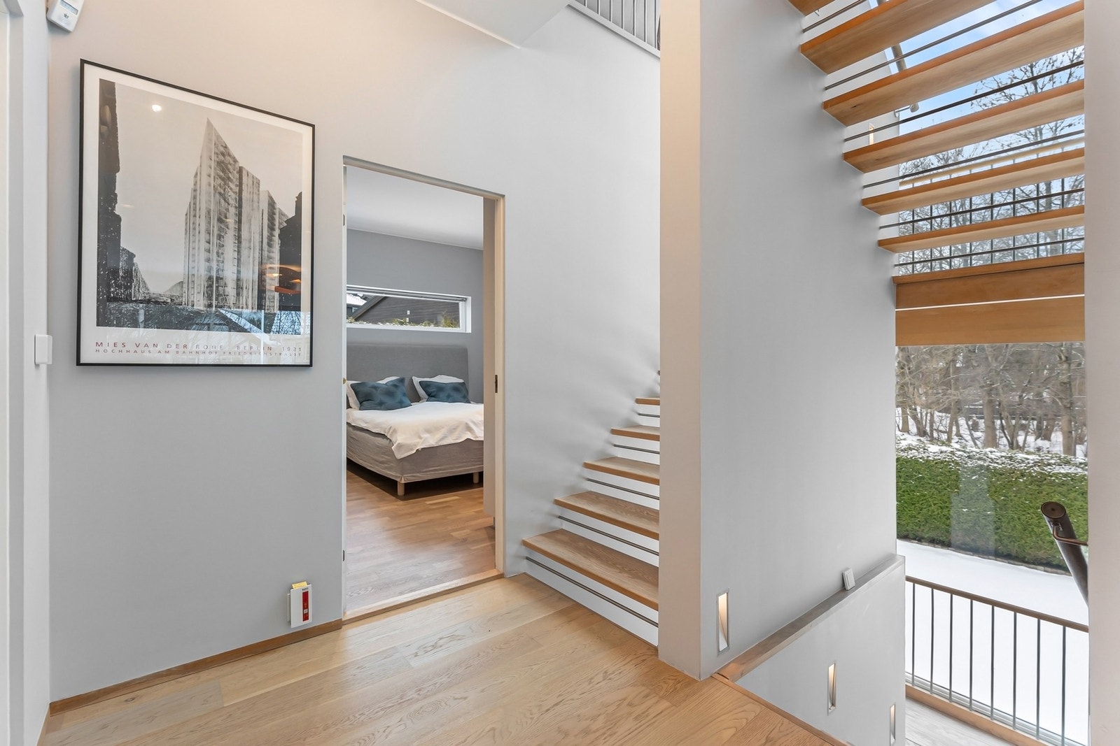 Fra hallen inn mot hovedsoverommet. Galleribilde