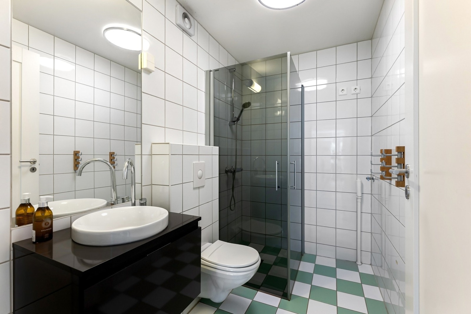 Flislagt bad med varme i gulv. Galleribilde