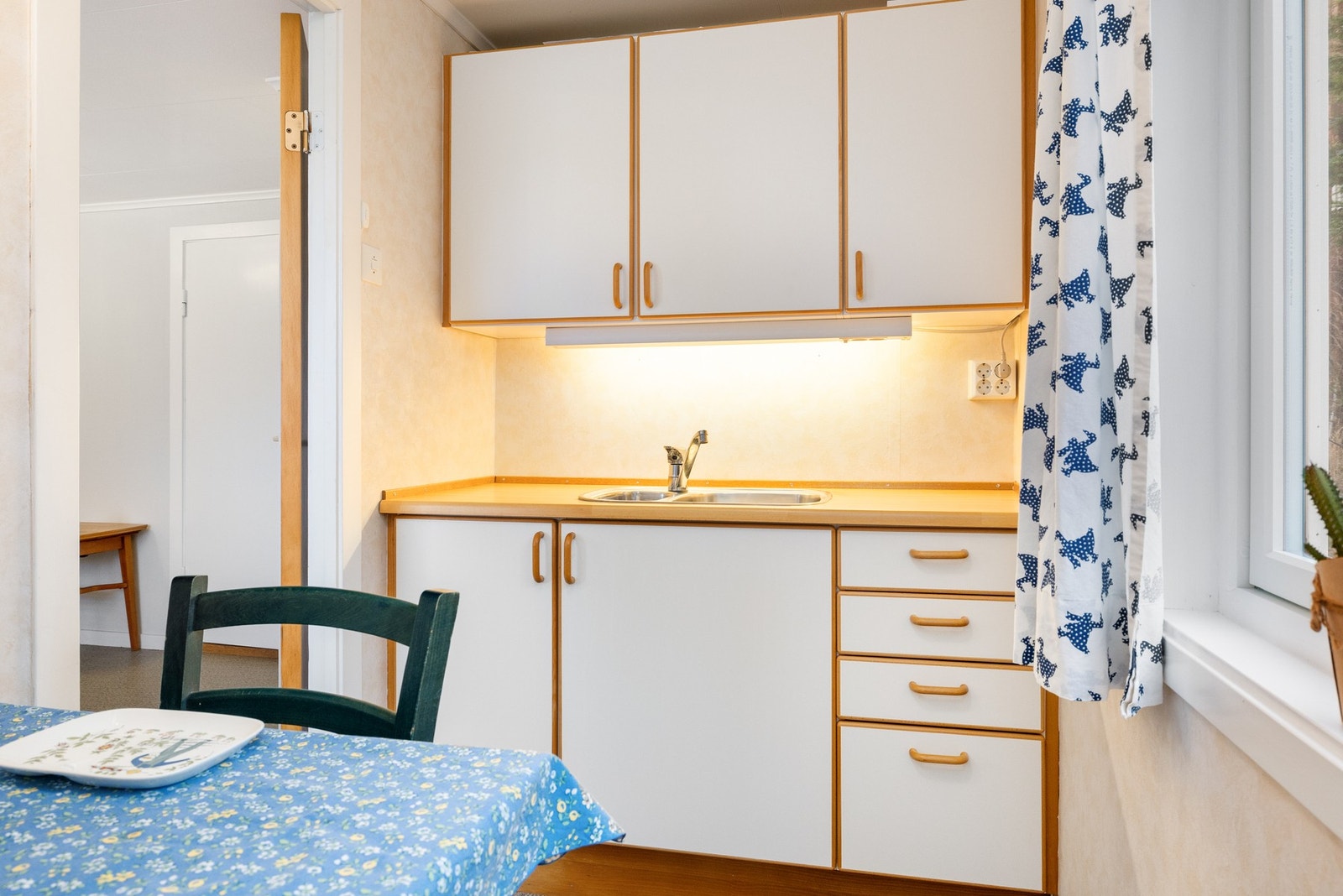 Greit med skap- og benkeplass her Galleribilde