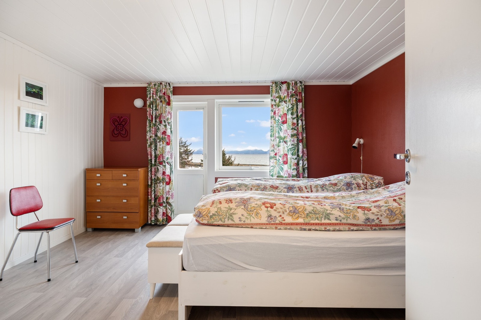 Hovedsoverom med utgang til balkong Galleribilde