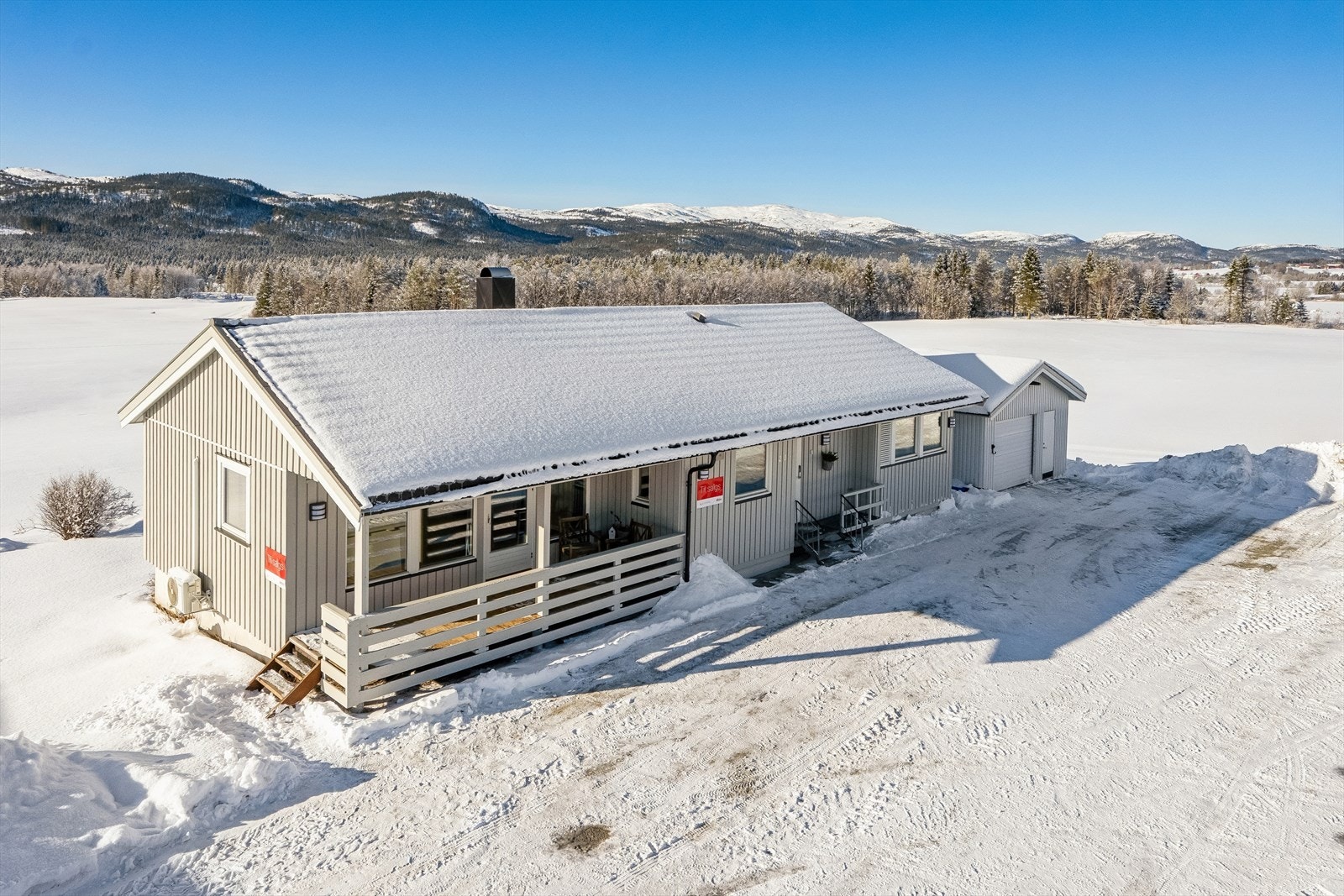 Aktiv Eiendomsmegling v/ Hallvard Fjone har gleden av å presentere Namsosvegen 2069 - en godt vedlikeholdt enebolig med en landlig beliggenhet. Galleribilde