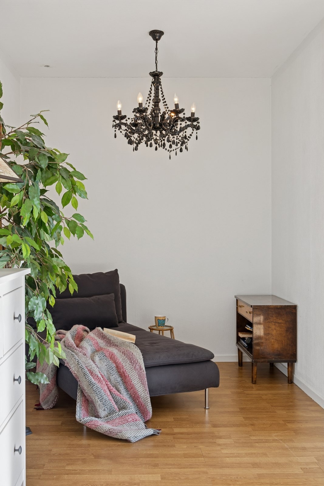 Koselig lese krok som en del av stuen Galleribilde