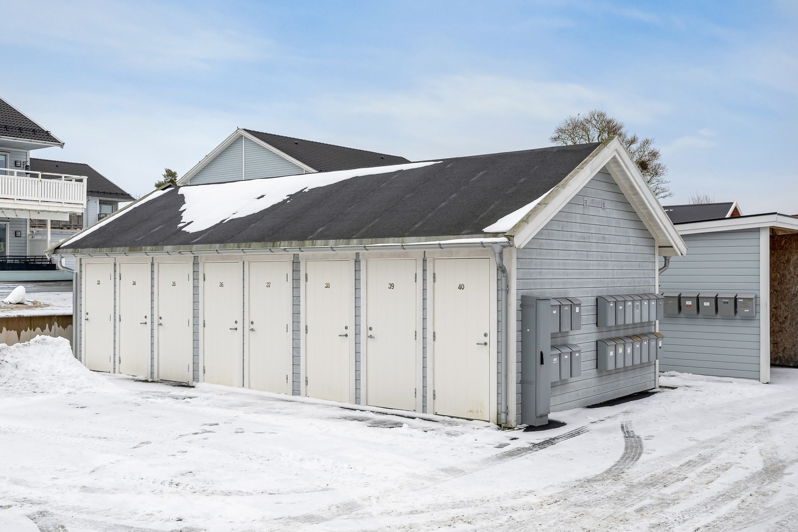 Det medfølger en utvendig bodplass, samt har du utvendig biloppstillingsplass Galleribilde