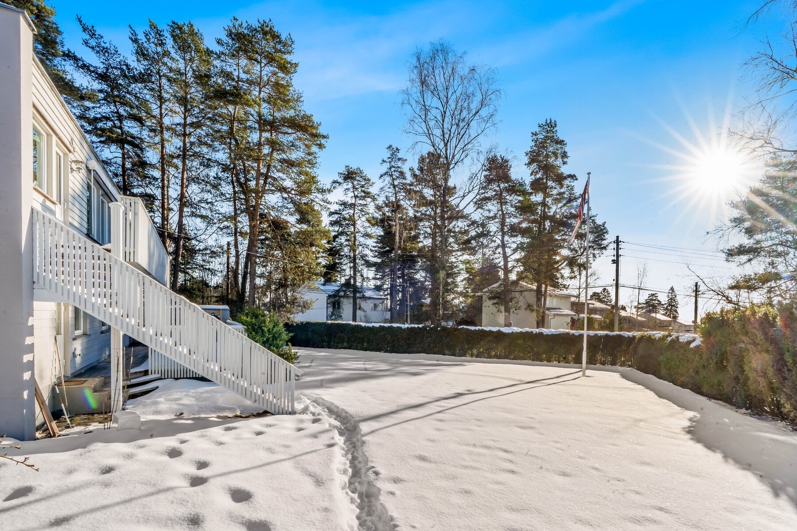 Trapp fra balkongen til hagen. Galleribilde