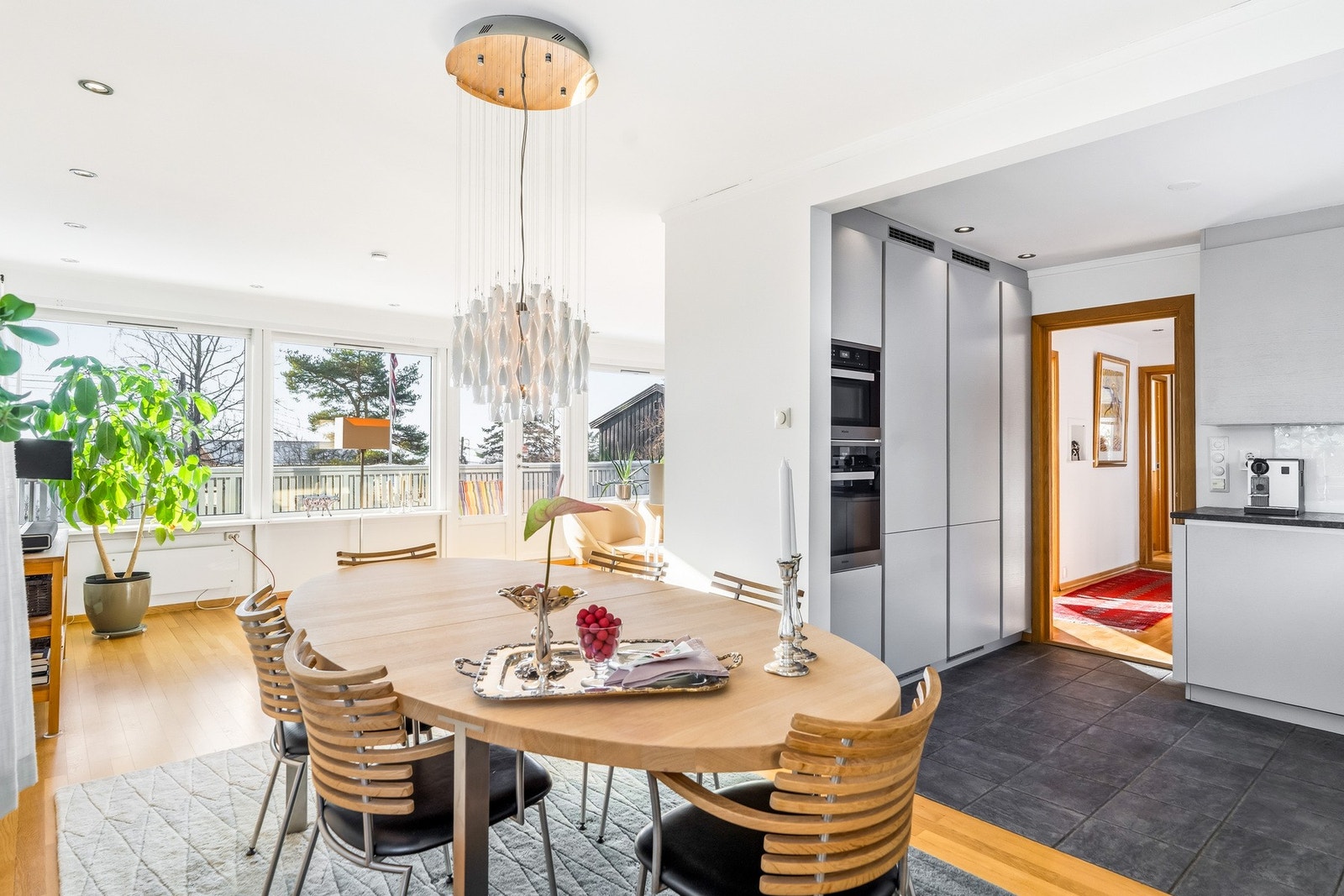 Spisestue/kjøkken. Galleribilde