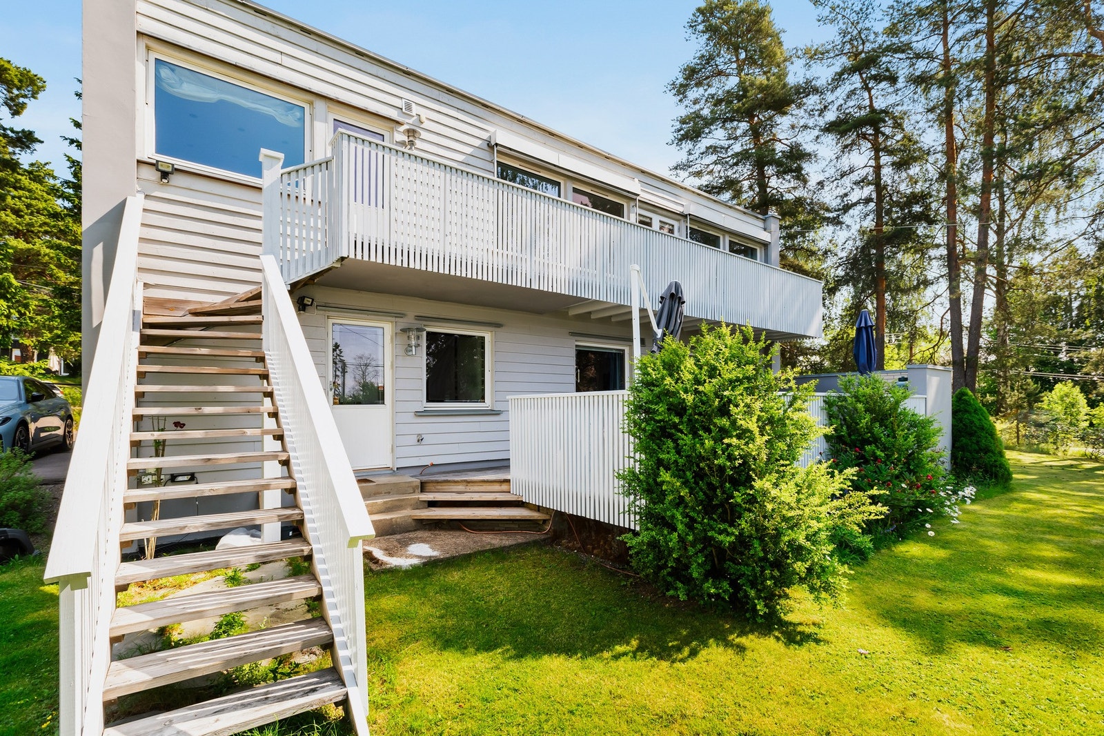 Trapp fra balkong i 2.etasje. Galleribilde