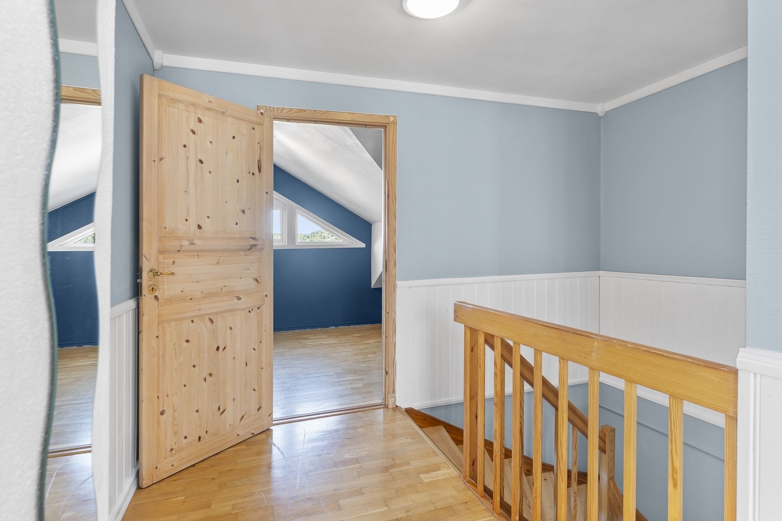 Rett frem er boligens 1. soverom. Galleribilde