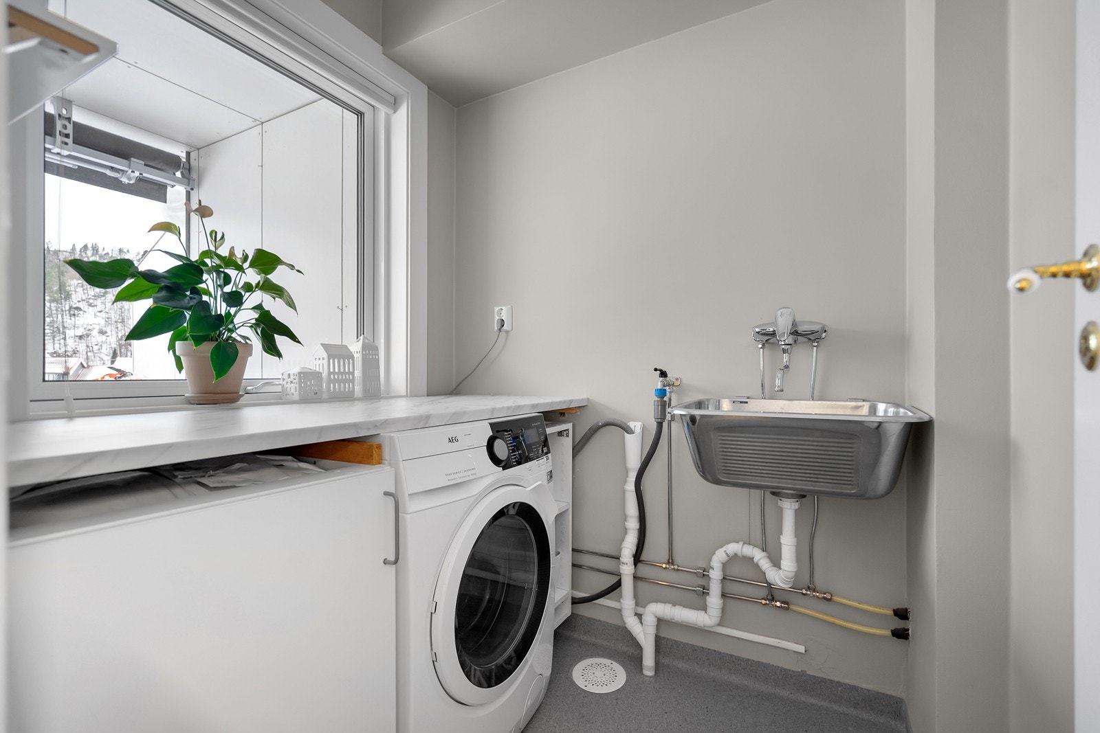 Vaskerom Galleribilde