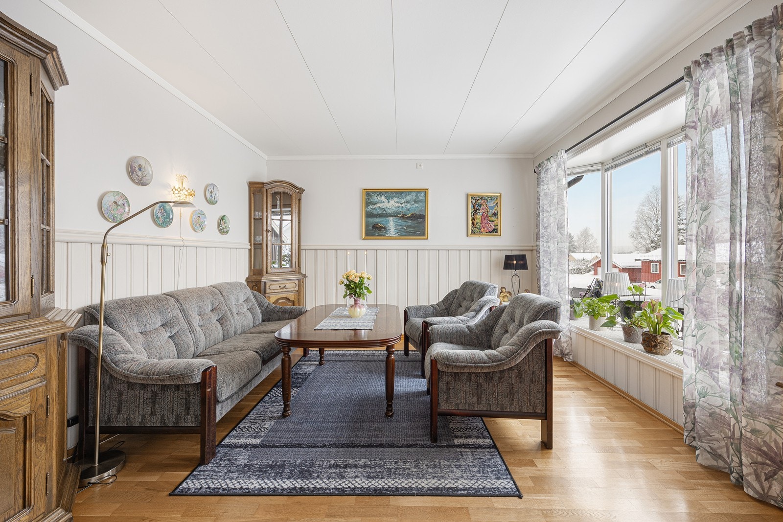 Her kan det innredes med sofagruppe, godstol og tv-/mediastasjon. Galleribilde