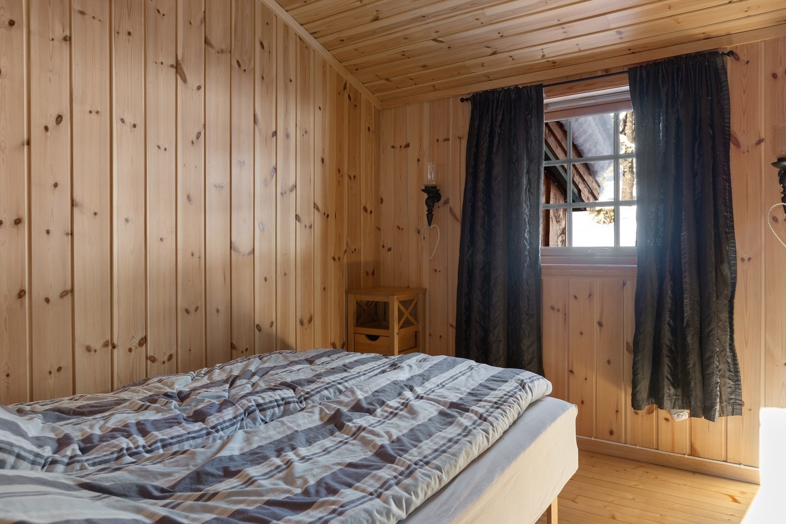 Det tredje soverommet er innredet med dobbeltseng - ideelt for familie og gjester. Galleribilde