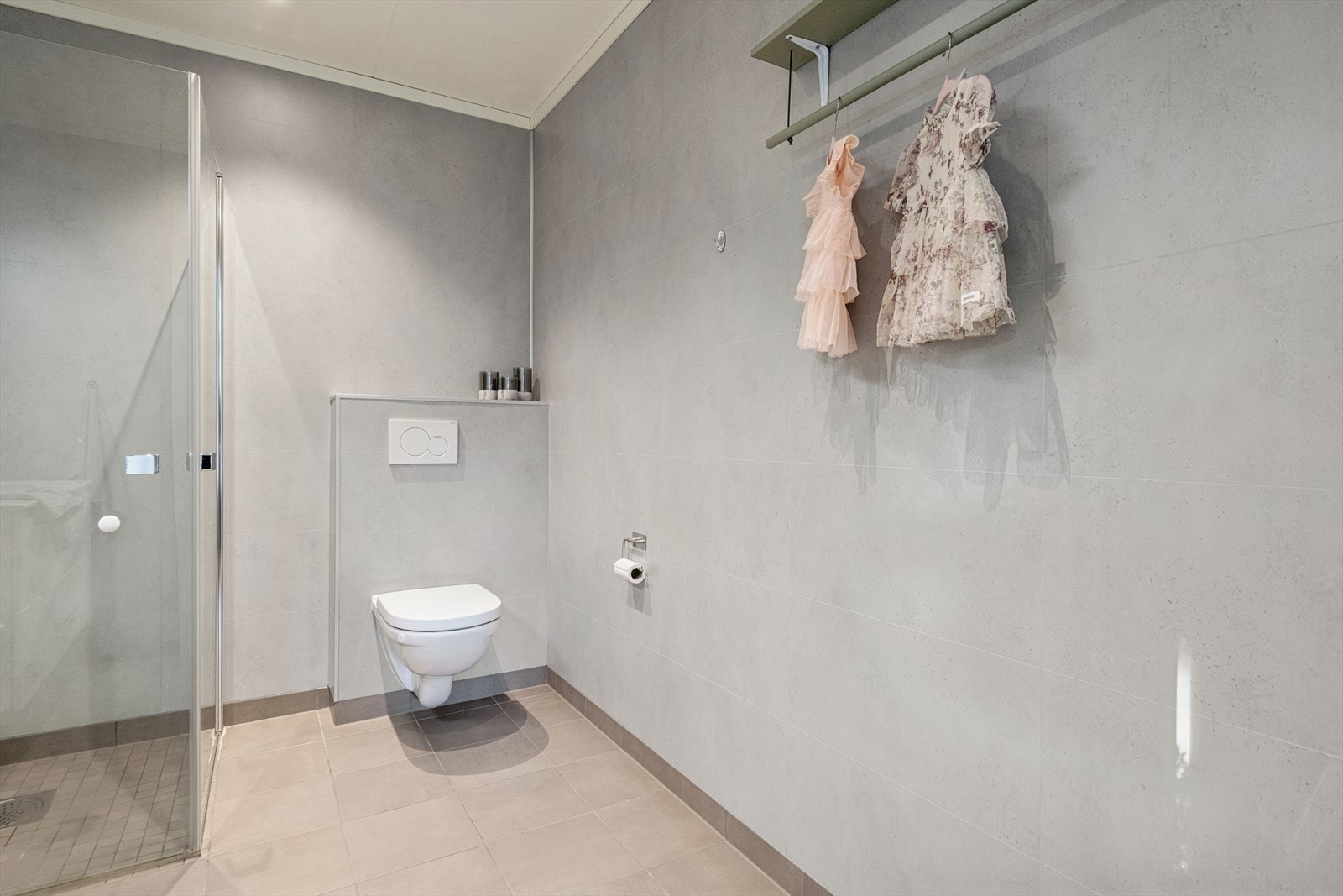 Badet har behagelige varmekabler i gulv. Galleribilde