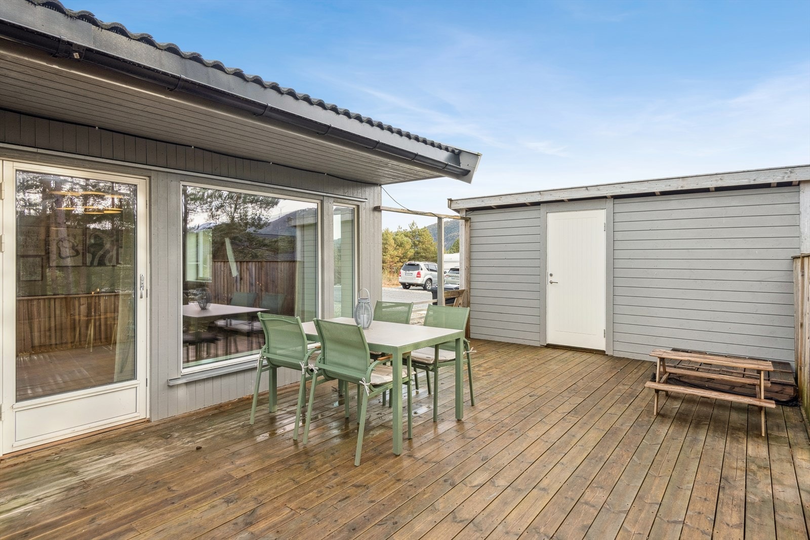 Stor utebod på ca. 9m2. Her er det plass til masse utstyr. Galleribilde