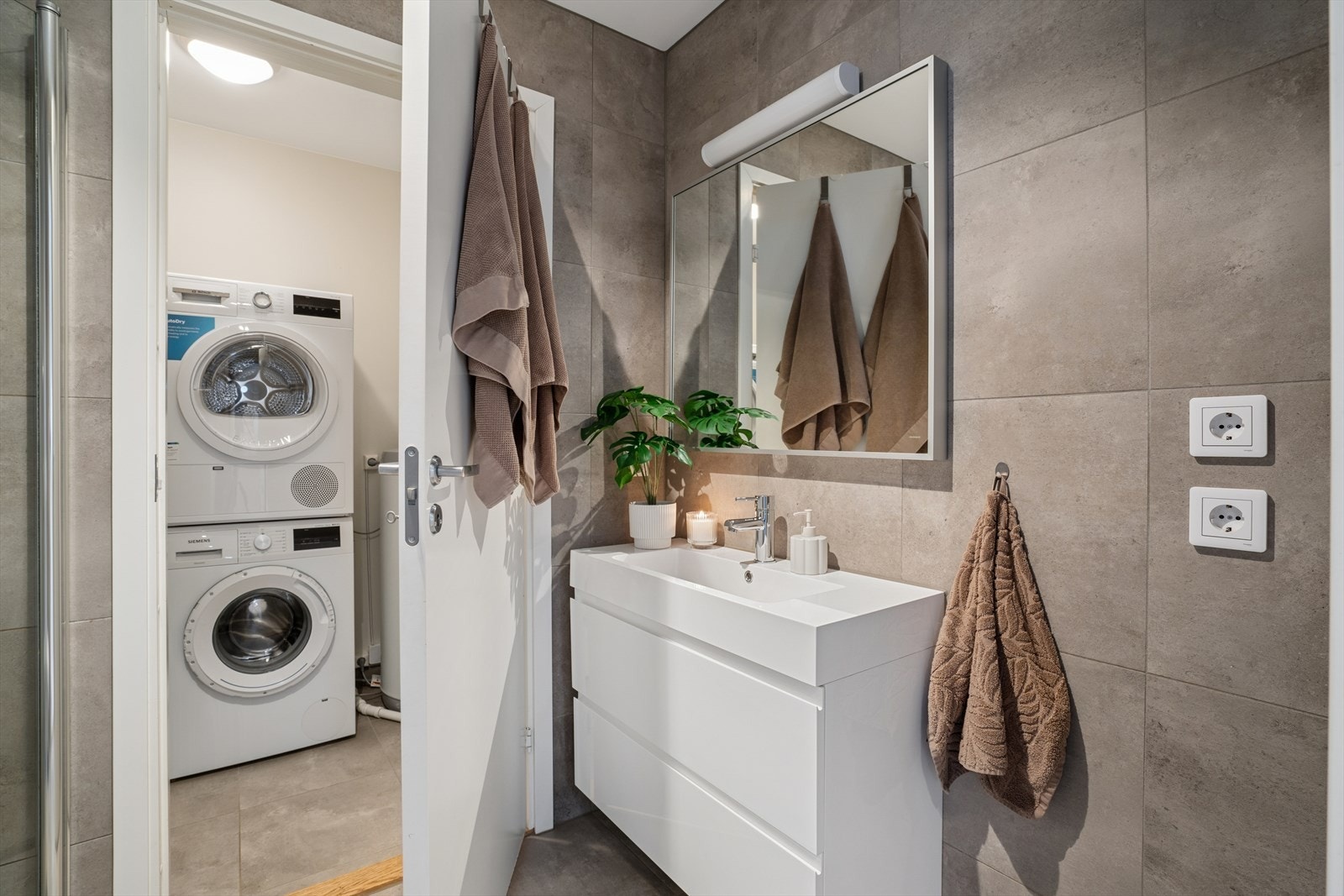 I tilknytning til badet er det en praktisk bod. Galleribilde