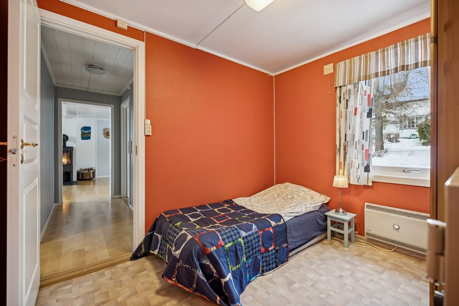 Soverommet har plass til seng og garderobeløsning. Galleribilde