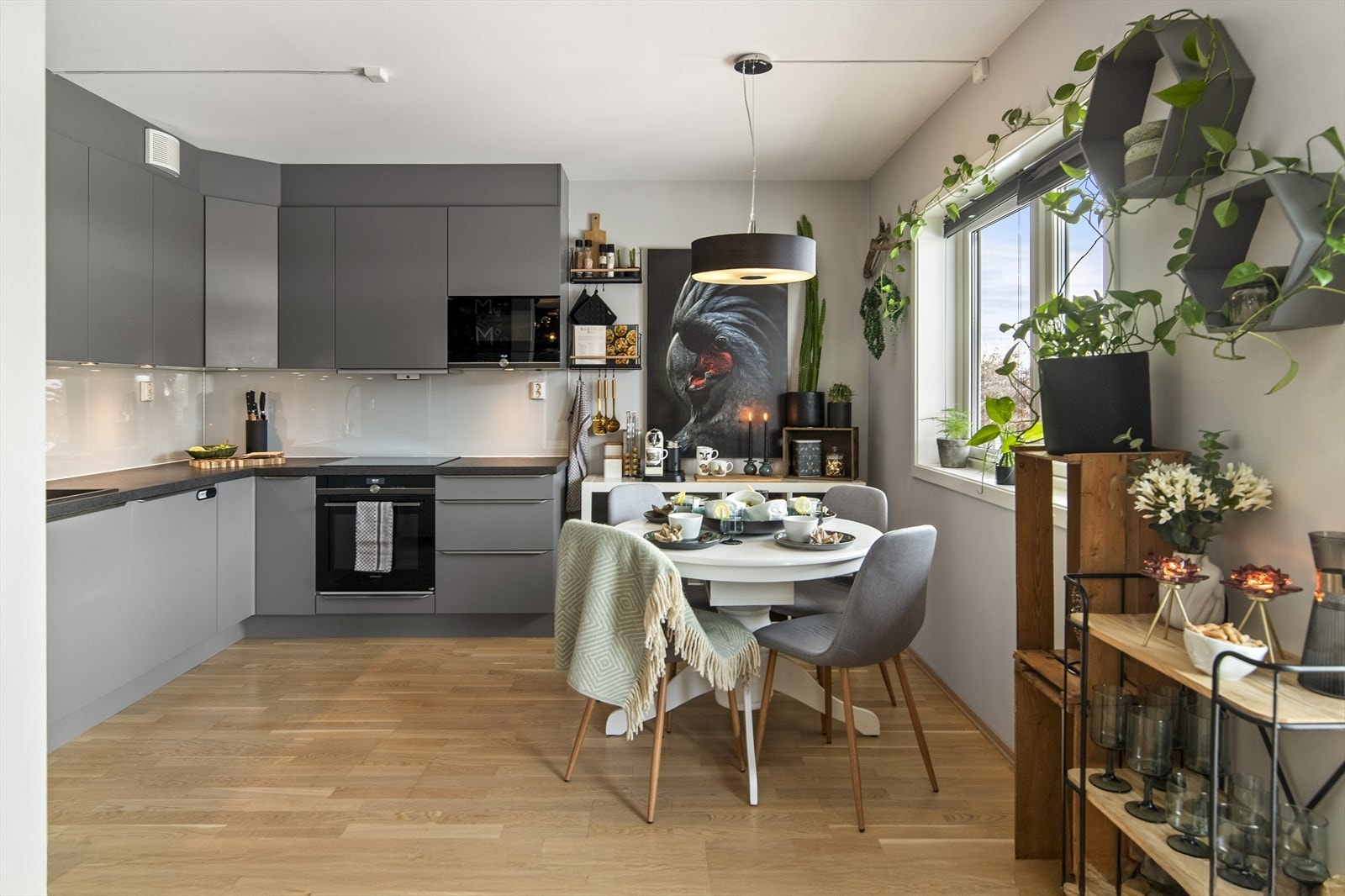 Her kan du fint invitere gode venner eller familie på et godt måltid. Galleribilde