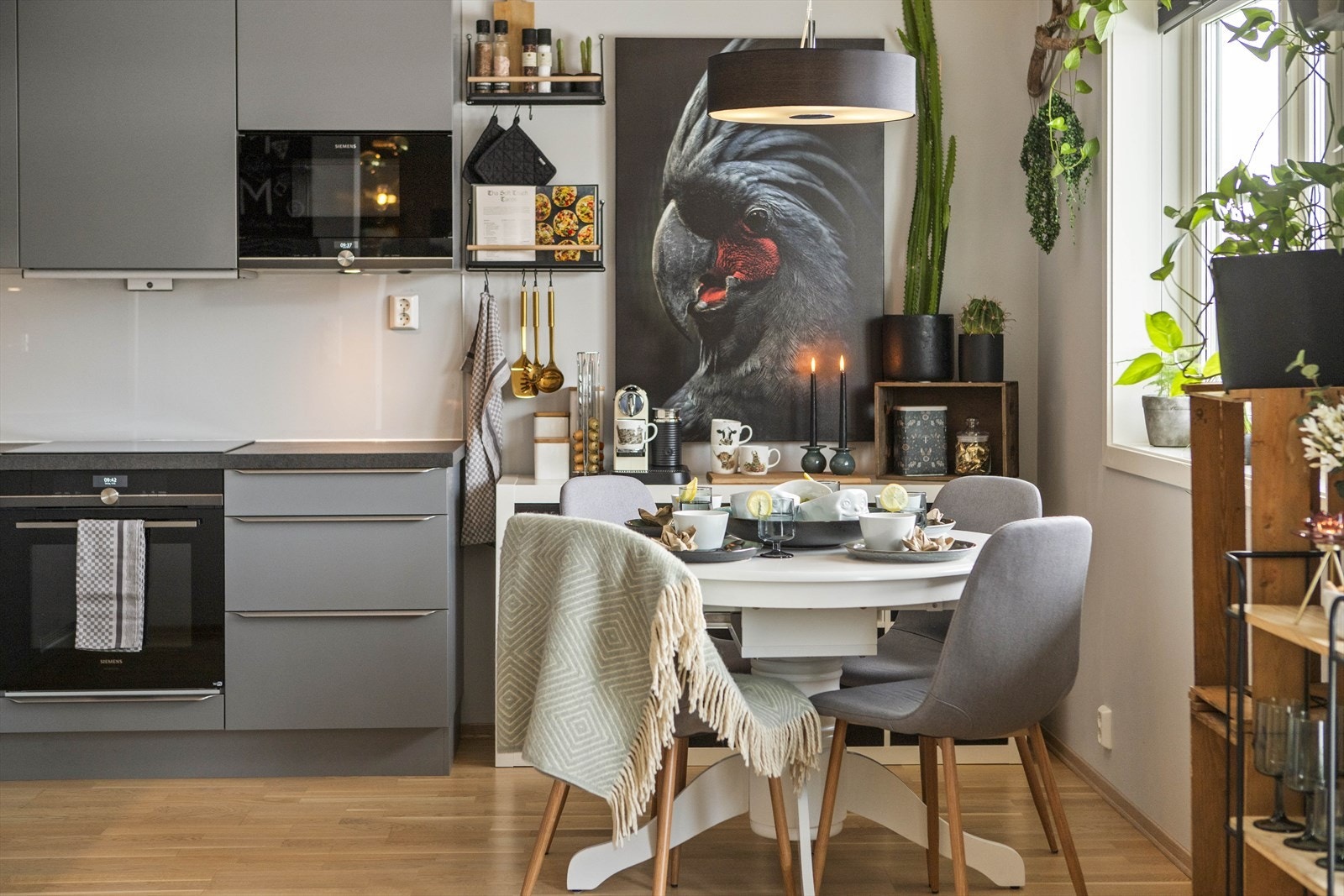 Kjøkkenet er moderne og stilrent! Galleribilde