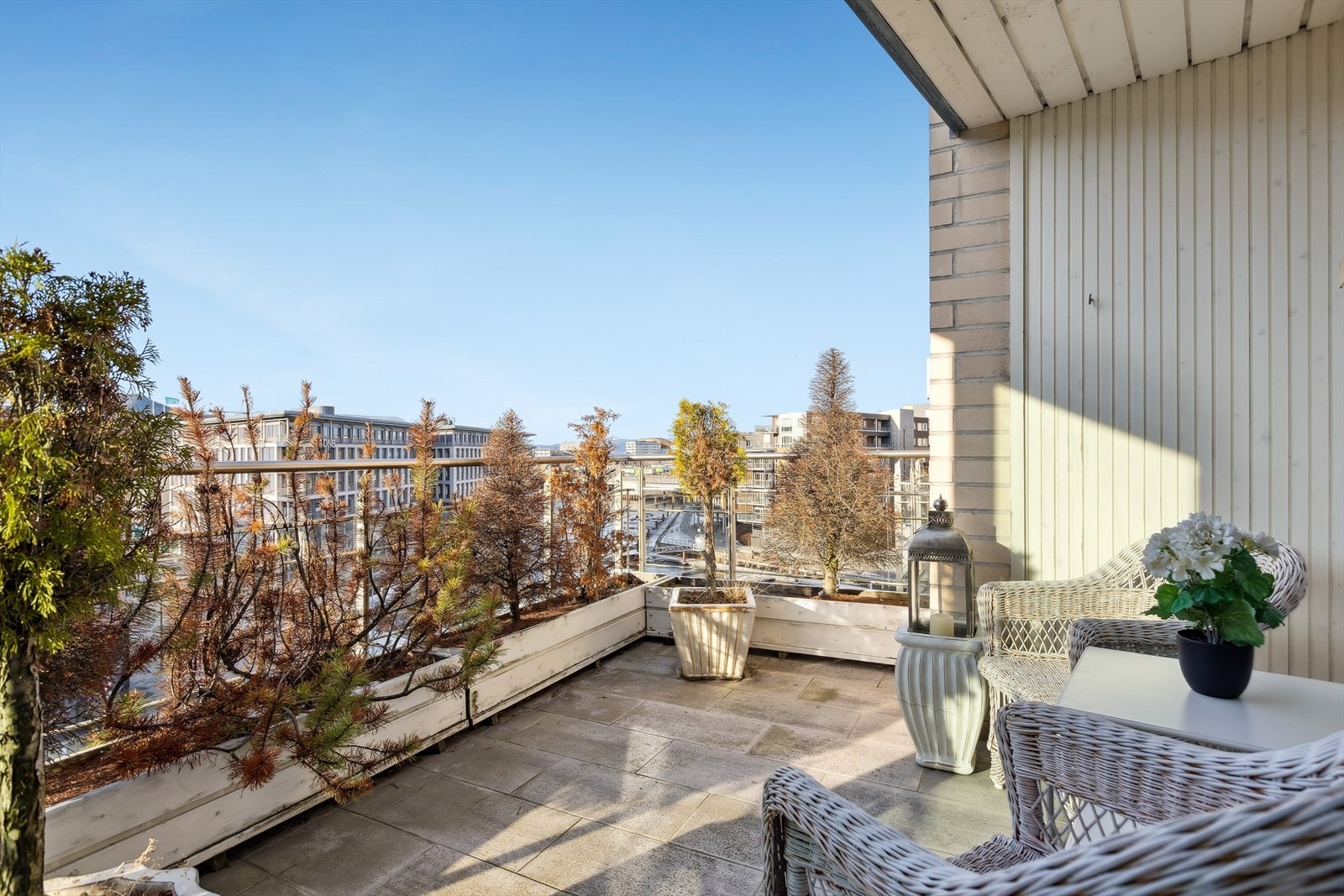 Velkommen til Thaulowkaia 8! - En romslig og attraktiv 3-roms selveierleilighet i 6. etasje med ettertraktet beliggenhet på Solsiden. Foto: Robin, Effekt. Galleribilde