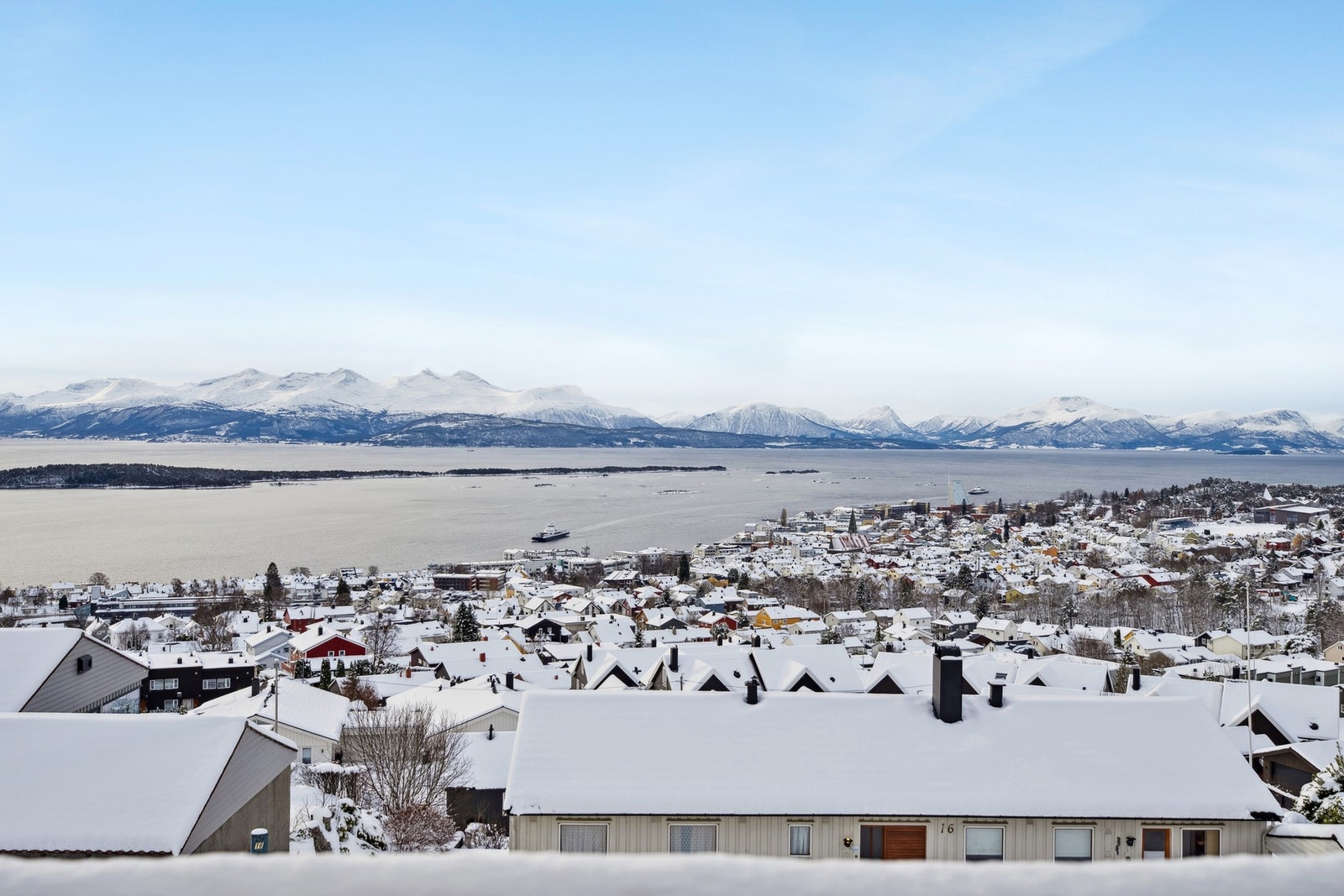 Utsikt fra balkong. Galleribilde