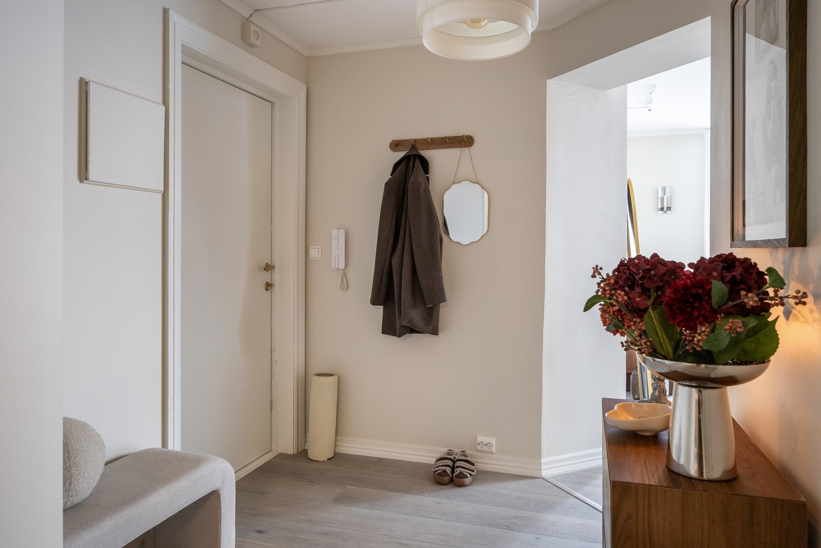 I tillegg til boligens innhold følger bod i kjeller på ca. 8 kvm. Galleribilde