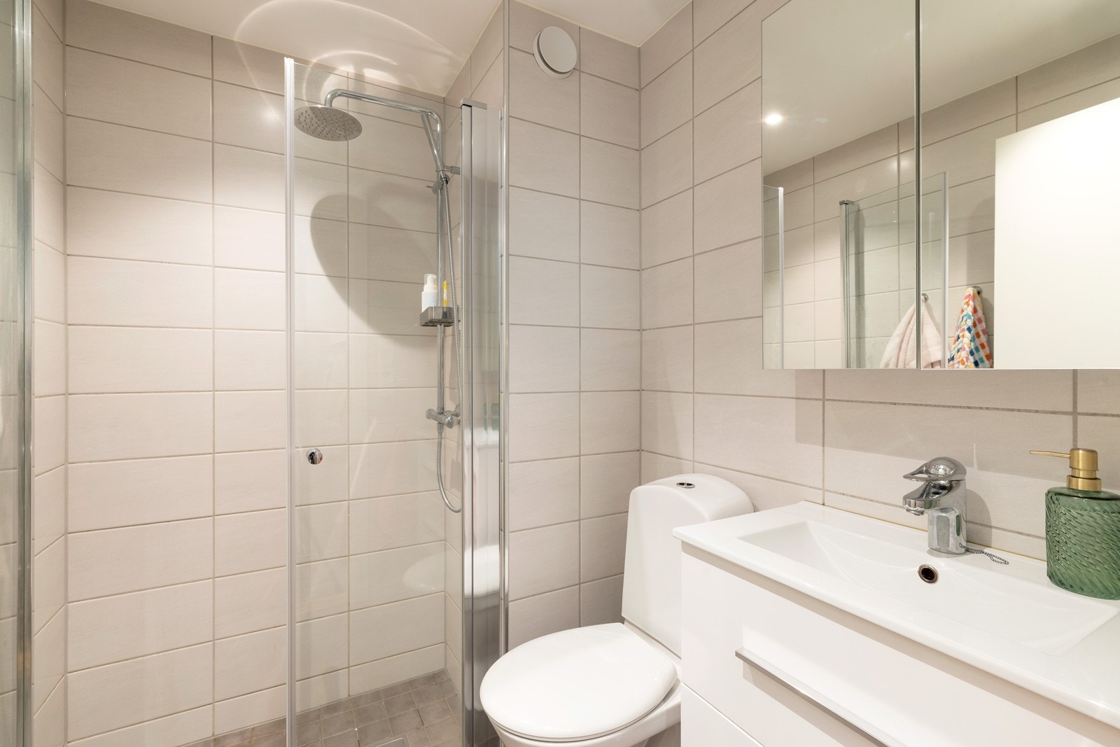 Flislagt bad med varmekabler. Galleribilde