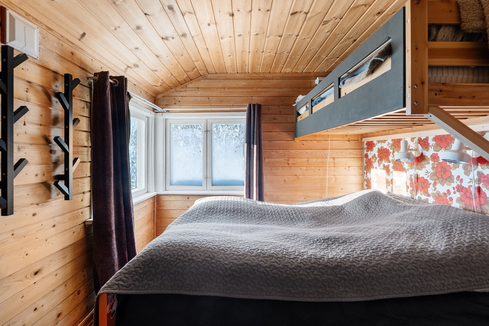 Hytta har 3 soverom med tilsammen 7 sengeplasser. Galleribilde