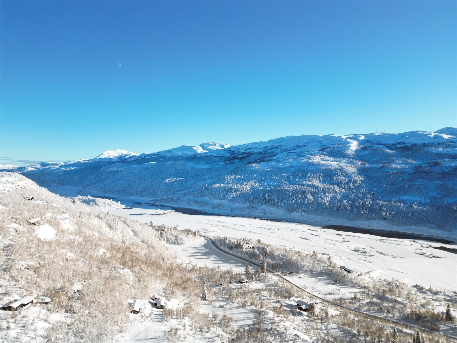 Området har flust av turstier både i skog, på vidda og vakre fjelltopper. Galleribilde