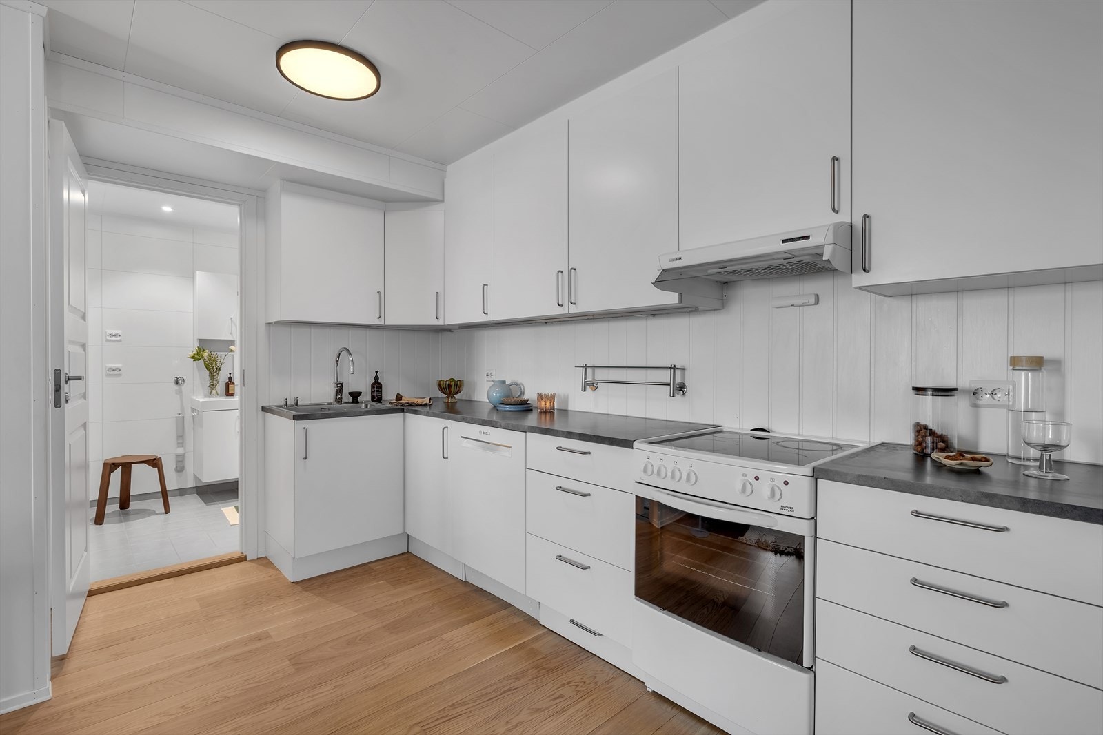 Praktisk kjøkken med hvitevarer inkludert. Galleribilde