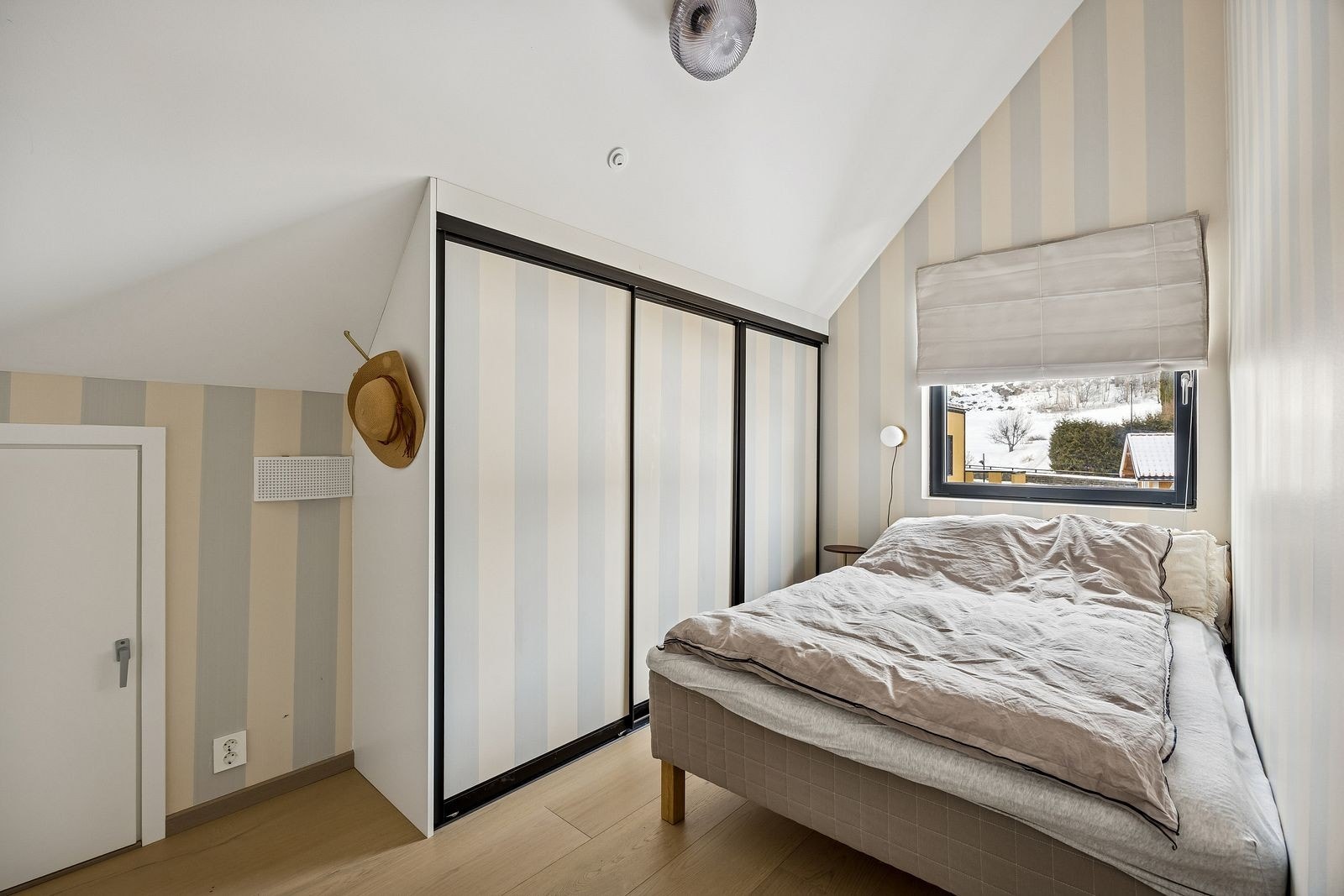 Soverom nr. 3/3 Galleribilde