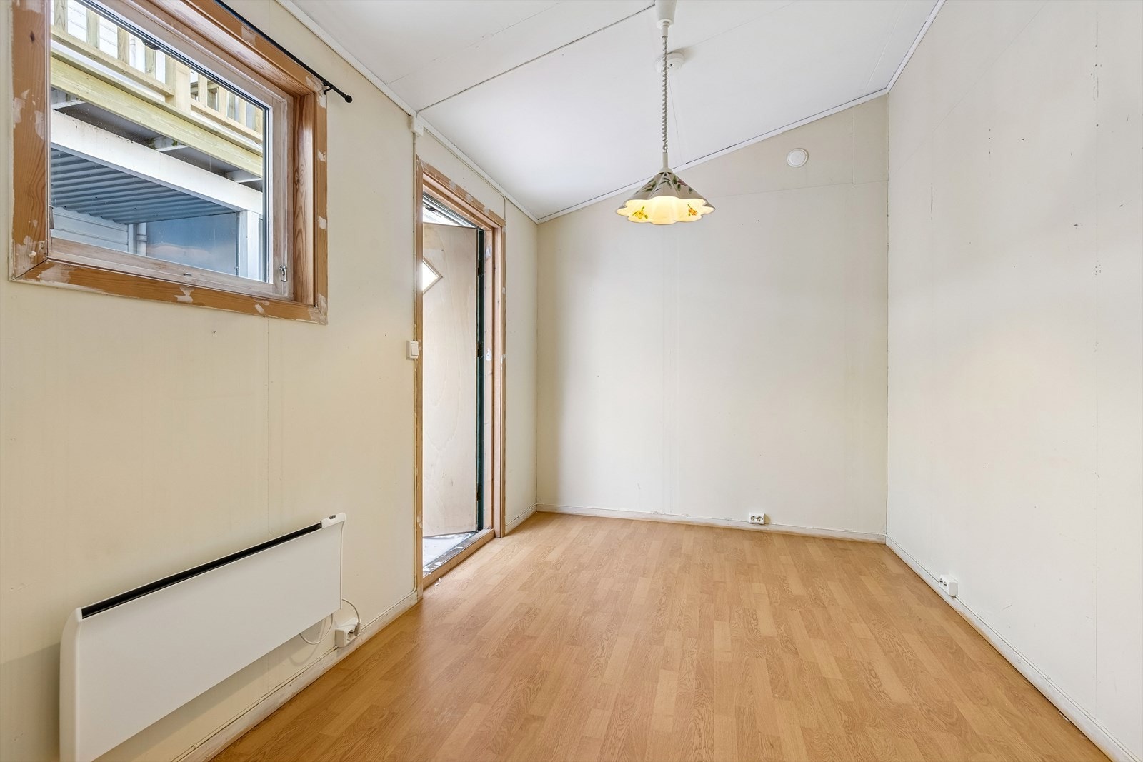 Bod i bakgården Galleribilde