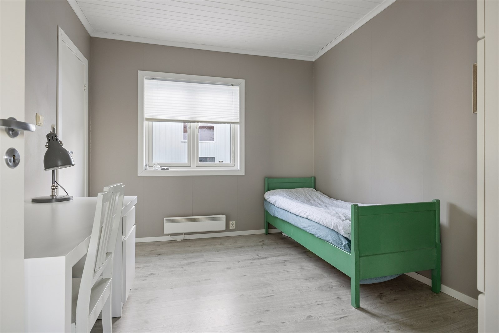 Soverommet er på 10,3 kvm med inngang til bad. Galleribilde