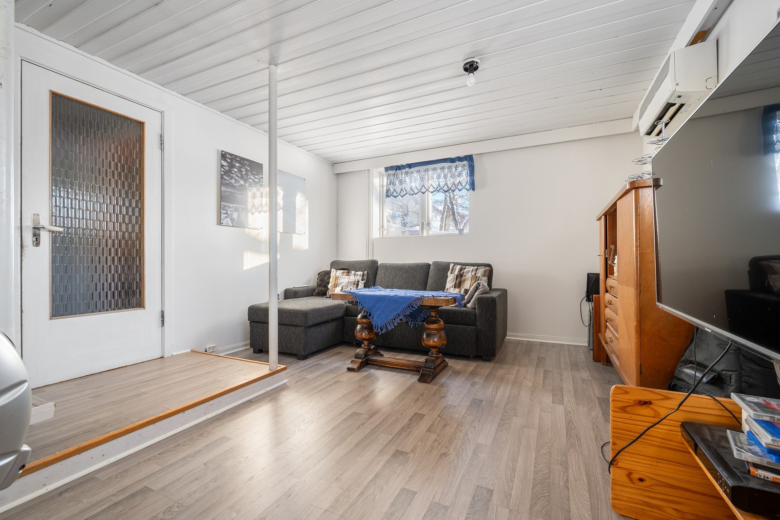 God plass til tv stue og trimrom Galleribilde