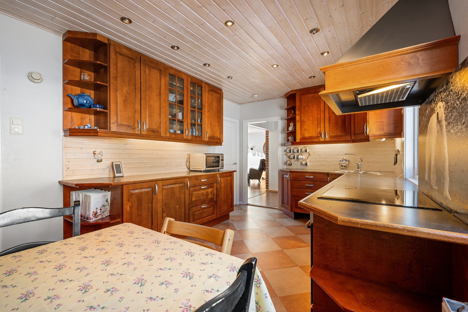 Stekeovn og platetopp er integrert Galleribilde