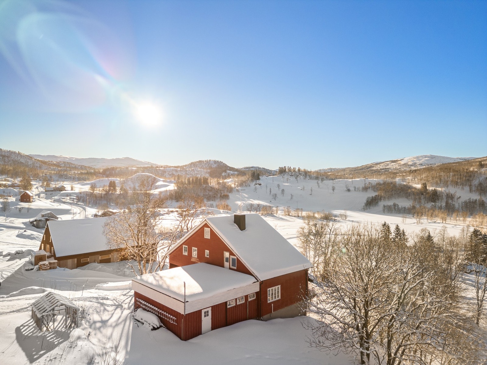 Meget romslig enebolig i vakre naturomgivelser i Sørlia, kun 15 minutters kjøring fra Harstad Galleribilde