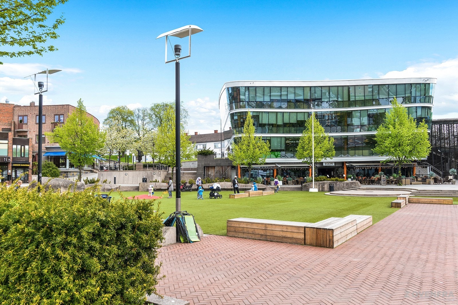 Områdebilde - Asker sentrum ligger en kort kjøretur unna og har et rikt utvalg butikker, spisesteder, servicefasiliteter og mye mer Galleribilde