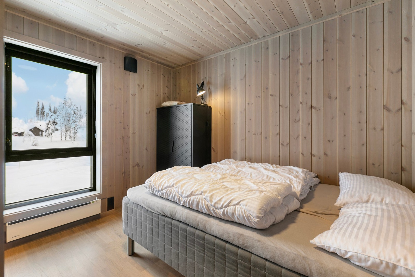 Fritidsboligen har 2 romslige soverom i 1. etg. Galleribilde