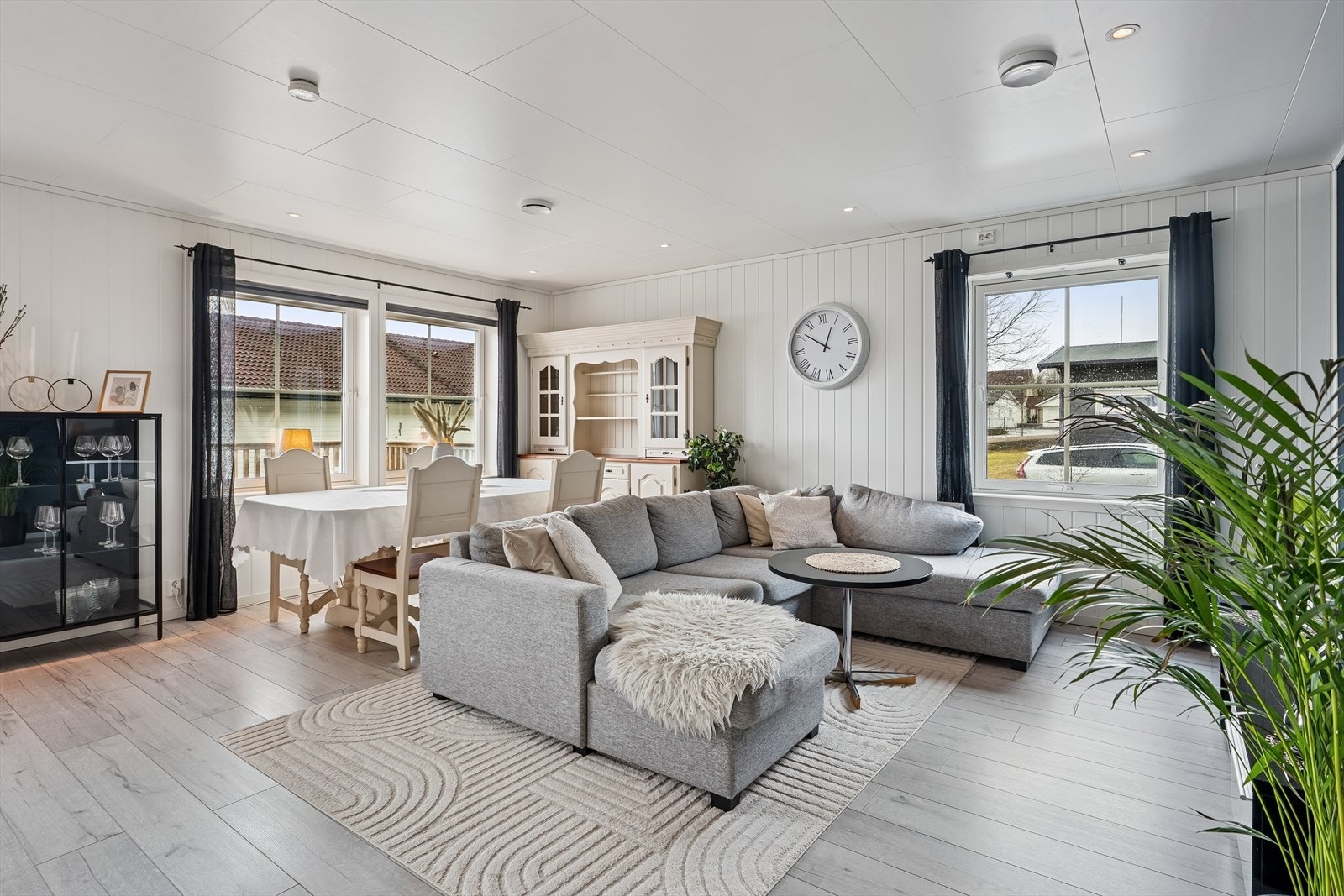 Lindevegen 14 presenteres av Eiendomsmegler Norge v/Sebastian Eide Galleribilde