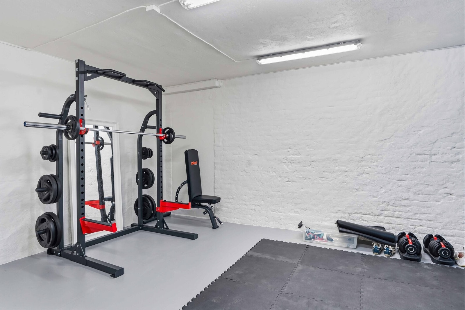 Kjellerboden er i dag innredet med treningsutstyr og benyttes delvis som trimrom. Galleribilde