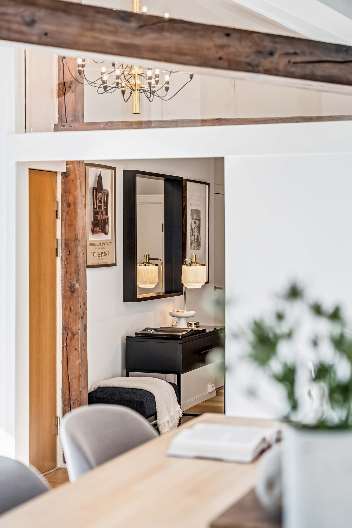 Boligen fremstår stilren, moderne og gjennomført i alle detaljer. Galleribilde